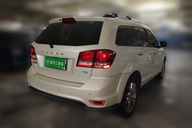 Used Dodge Journey 2013 2.4L Two-Wheel Drive Luxury Version Rear Right 45 Deg