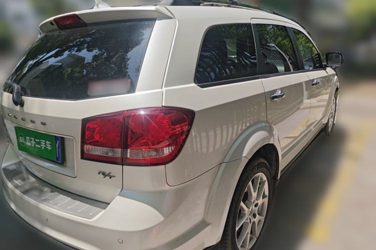 Used Dodge Journey 2013 2.4L Two-Wheel Drive Luxury Version Rear Right 45 Deg