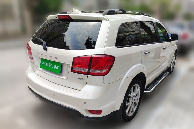 Used Dodge Journey 2013 2.4L Two-Wheel Drive Luxury Version Rear Right 45 Deg