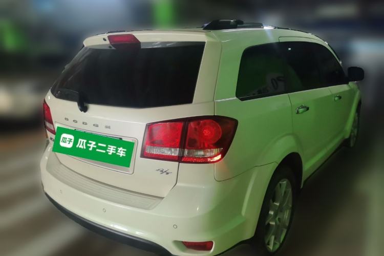 Used Dodge Journey 2013 2.4L Two-Wheel Drive Luxury Version Rear Right 45 Deg