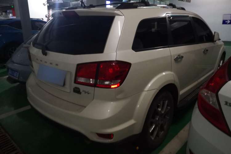 Used Dodge Journey 2013 2.4L Two-Wheel Drive Luxury Version Rear Right 45 Deg