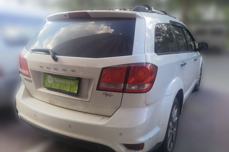 Used Dodge Journey 2013 2.4L Two-Wheel Drive Luxury Version Rear Right 45 Deg