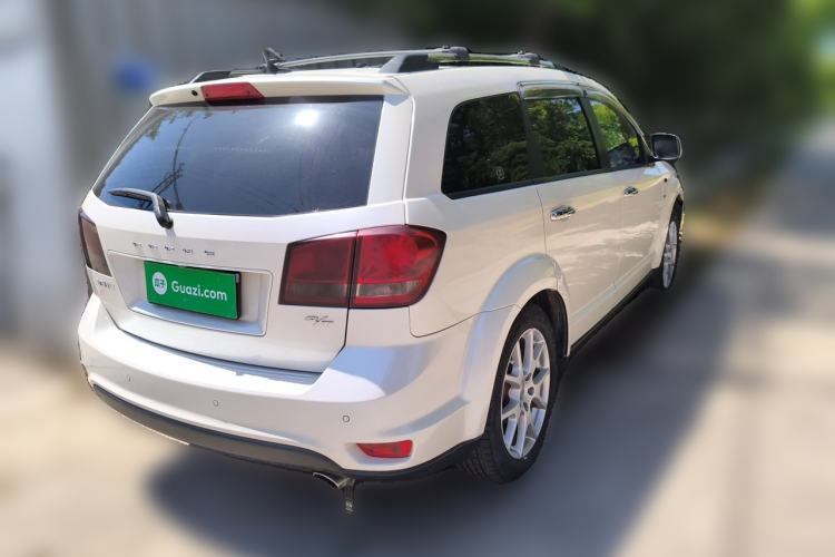 Used Dodge Journey 2013 2.4L Two-Wheel Drive Luxury Version Rear Right 45 Deg