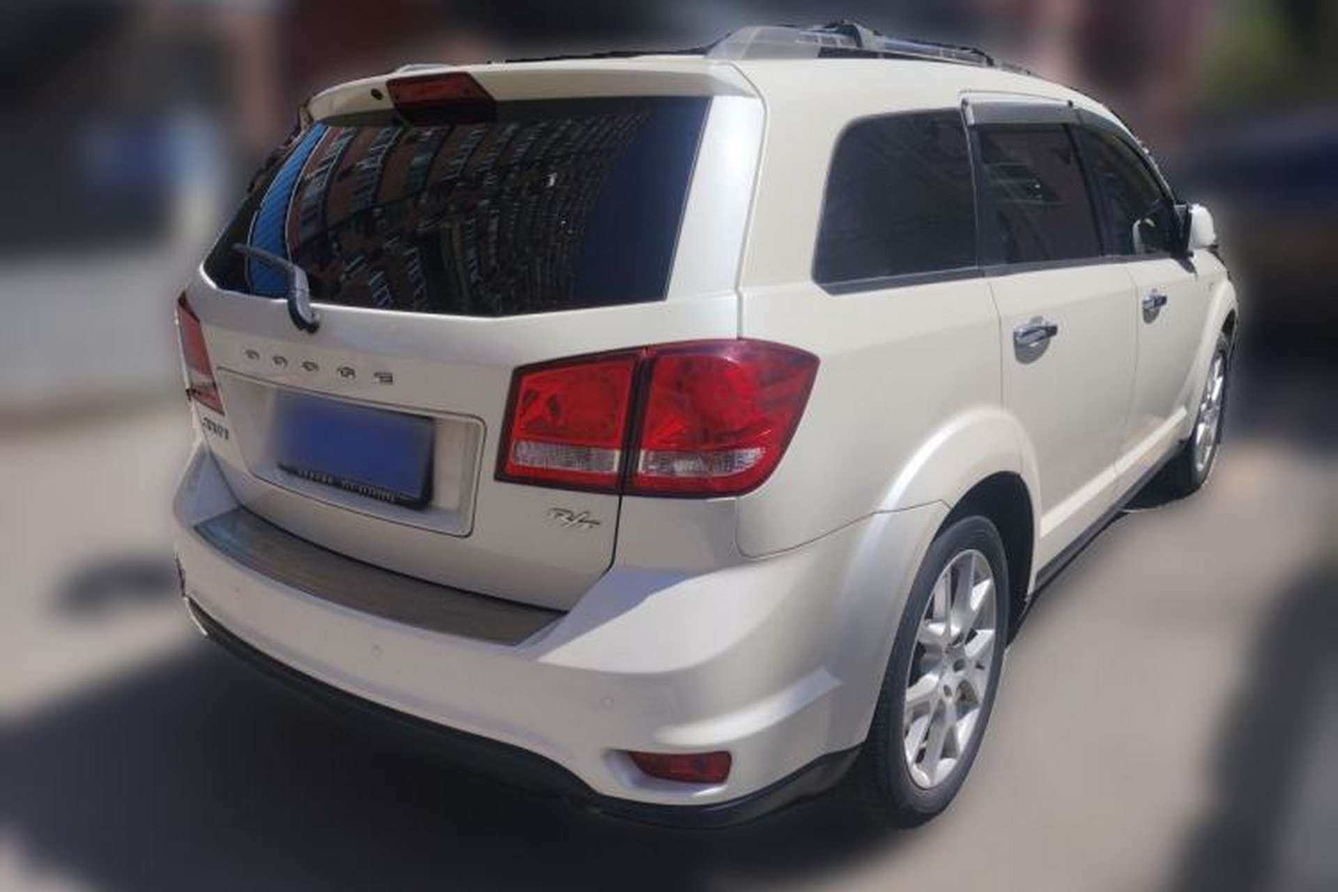 Used Dodge Journey 2013 2.4L Two-Wheel Drive Luxury Version Rear Right 45 Deg