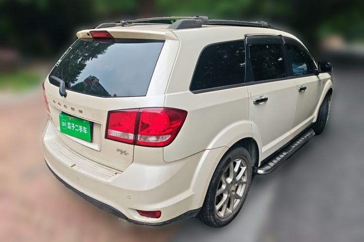 Used Dodge Journey 2013 2.4L Two-Wheel Drive Luxury Version Rear Right 45 Deg