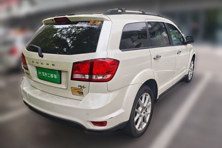 Used Dodge Journey 2013 2.4L Two-Wheel Drive Luxury Version Rear Right 45 Deg