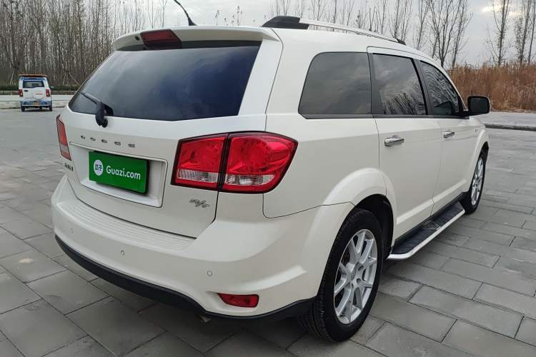 Used Dodge Journey 2013 2.4L Two-Wheel Drive Luxury Version Rear Right 45 Deg