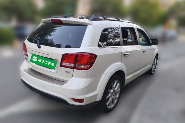 Used Dodge Journey 2013 2.4L Two-Wheel Drive Luxury Version Rear Right 45 Deg