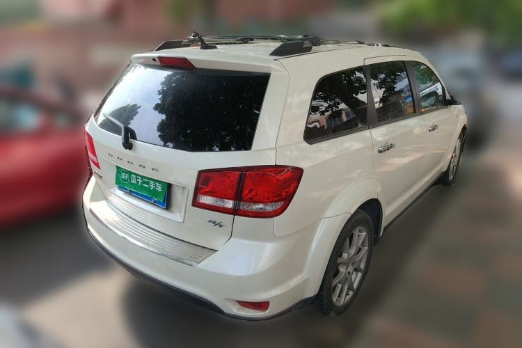 Used Dodge Journey 2013 2.4L Two-Wheel Drive Luxury Version Rear Right 45 Deg