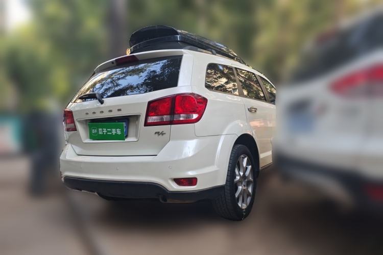Used Dodge Journey 2013 2.4L Two-Wheel Drive Luxury Version Rear Right 45 Deg