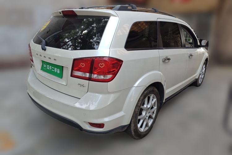 Used Dodge Journey 2013 2.4L Two-Wheel Drive Luxury Version Rear Right 45 Deg