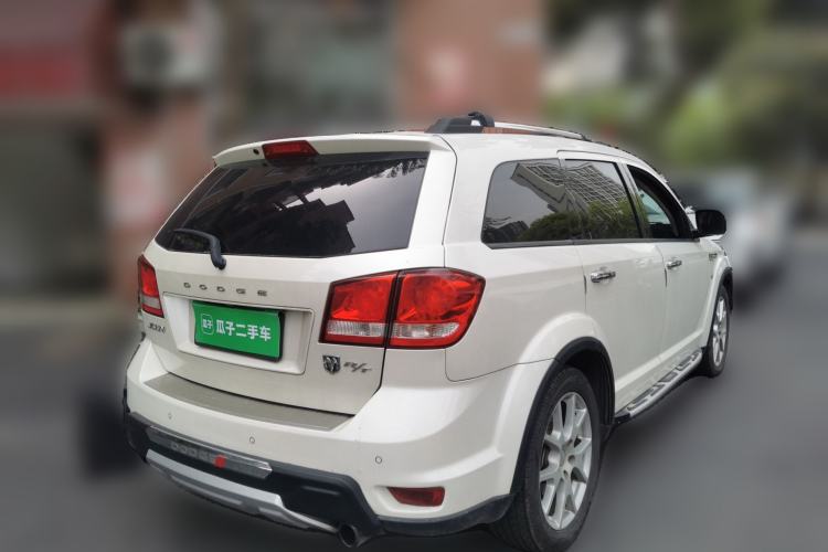Used Dodge Journey 2013 2.4L Two-Wheel Drive Luxury Version Rear Right 45 Deg