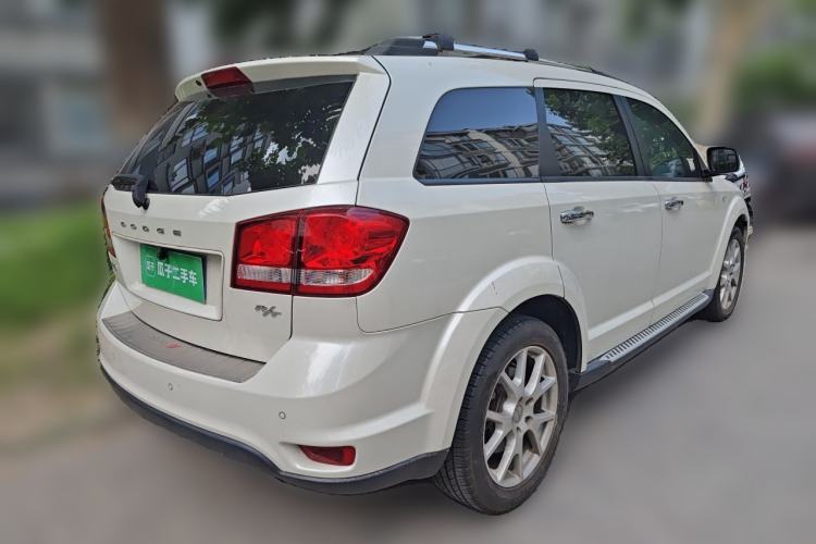 Used Dodge Journey 2013 2.4L Two-Wheel Drive Luxury Version Rear Right 45 Deg