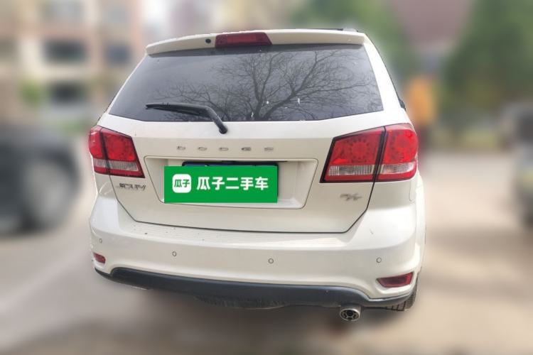 Used Dodge Journey 2013 2.4L Two-Wheel Drive Luxury Version Rear