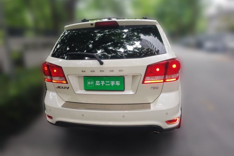 Used Dodge Journey 2013 2.4L Two-Wheel Drive Luxury Version Rear