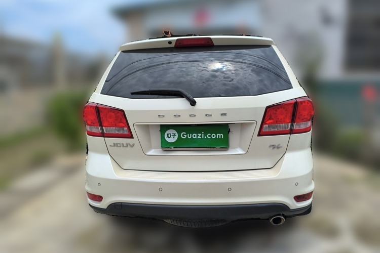 Used Dodge Journey 2013 2.4L Two-Wheel Drive Luxury Version Rear