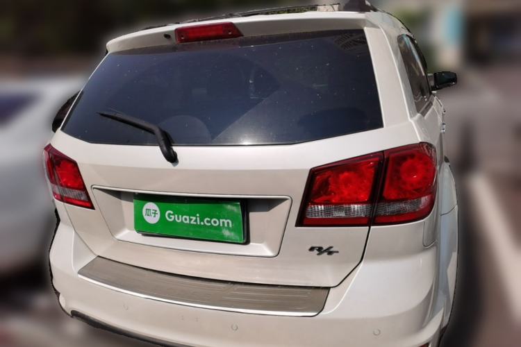 Used Dodge Journey 2013 2.4L Two-Wheel Drive Luxury Version Rear