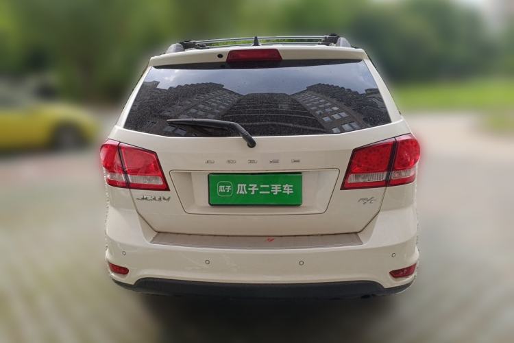 Used Dodge Journey 2013 2.4L Two-Wheel Drive Luxury Version Rear