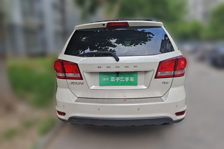 Used Dodge Journey 2013 2.4L Two-Wheel Drive Luxury Version Rear