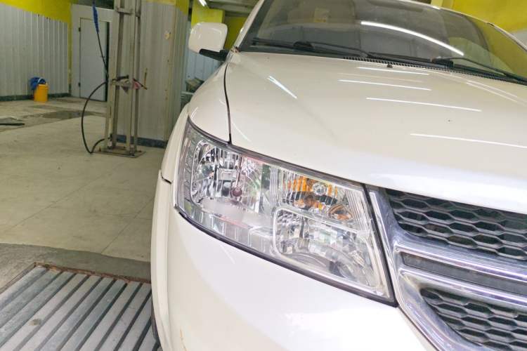 Used Dodge Journey 2013 2.4L Two-Wheel Drive Luxury Version Right Front Headlight