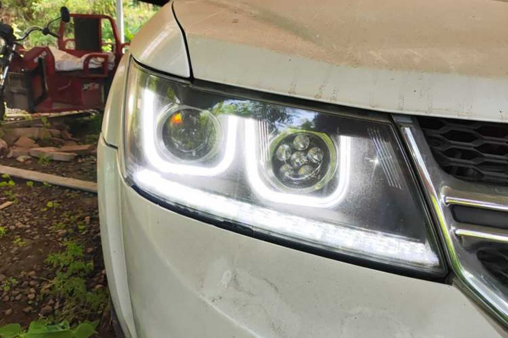 Used Dodge Journey 2013 3.6L Four-Wheel Drive Flagship Edition Right Front Headlight