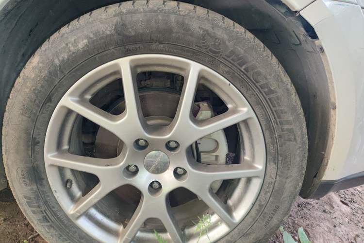 Used Dodge Journey 2013 3.6L Four-Wheel Drive Flagship Edition Right Front Wheel Hub
