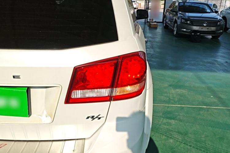 Used Dodge Journey 2013 2.4L Two-Wheel Drive Luxury Version Right Rear Taillight