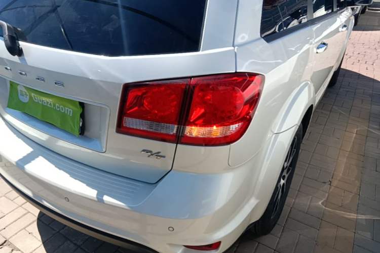 Used Dodge Journey 2013 3.6L Four-Wheel Drive Flagship Edition Right Rear Taillight