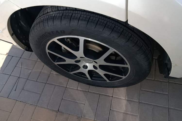 Used Dodge Journey 2013 3.6L Four-Wheel Drive Flagship Edition Right Rear Wheel Hub