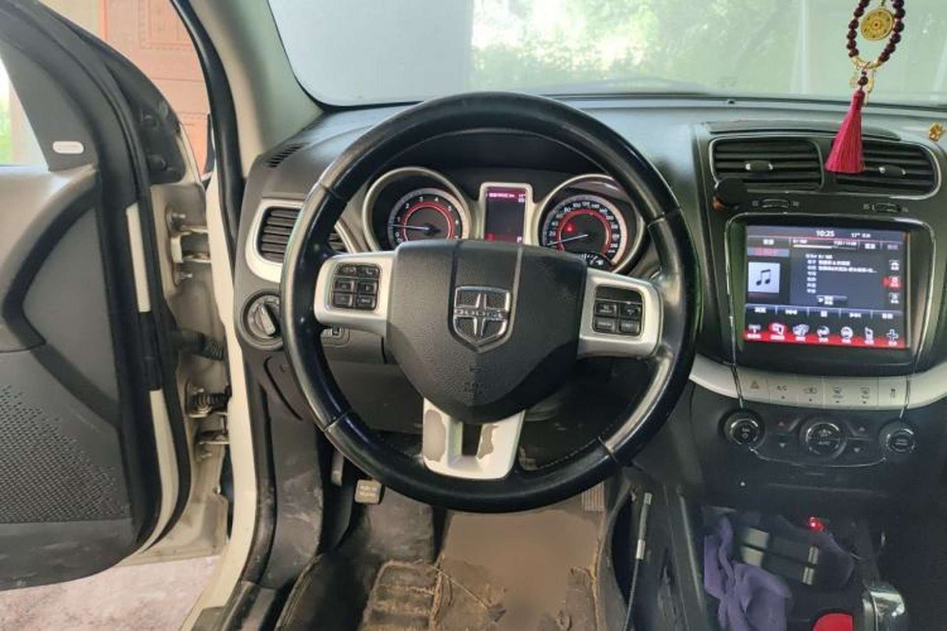 Used Dodge Journey 2013 3.6L Four-Wheel Drive Flagship Edition Steering Wheel