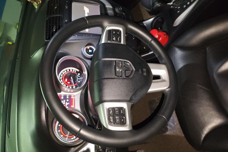 Used Dodge Journey 2013 2.4L Two-Wheel Drive Luxury Version Steering Wheel
