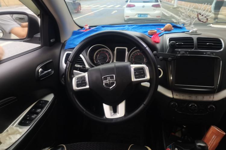 Used Dodge Journey 2013 2.4L Two-Wheel-Drive Smart Edition Steering Wheel