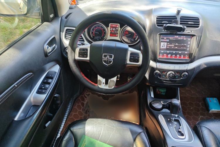 Used Dodge Journey 2013 3.6L Four-Wheel Drive Flagship Edition Steering Wheel