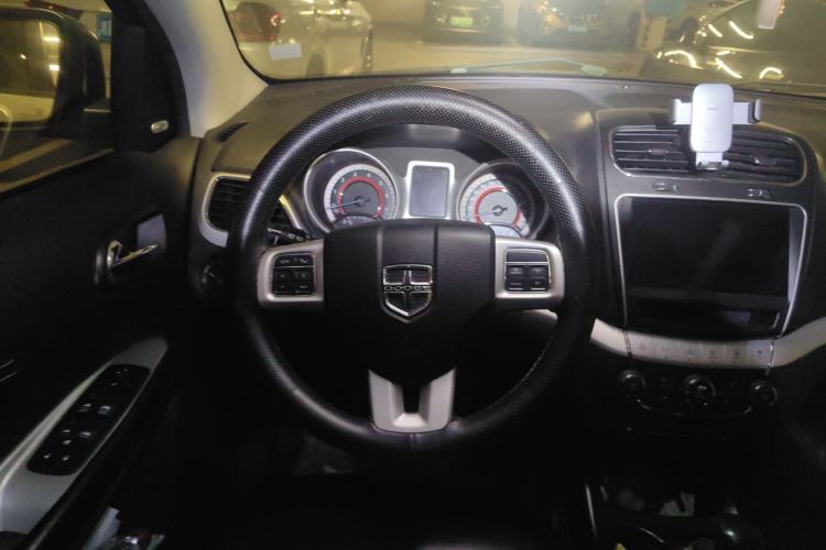 Used Dodge Journey 2013 2.4L Two-Wheel-Drive Smart Edition Steering Wheel