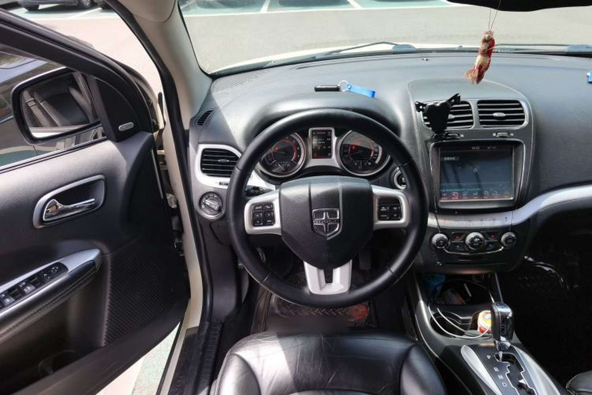 Used Dodge Journey 2013 3.6L Four-Wheel Drive Flagship Edition Steering Wheel