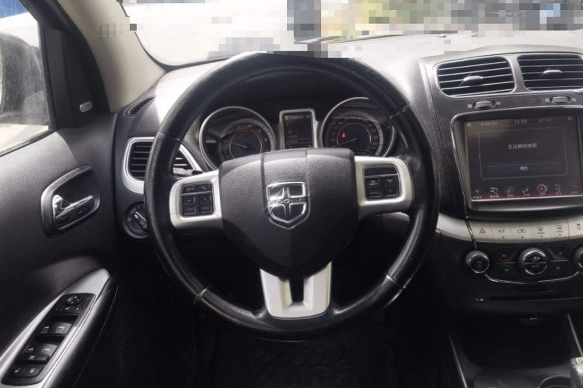Used Dodge Journey 2013 2.4L Two-Wheel Drive Luxury Version Steering Wheel