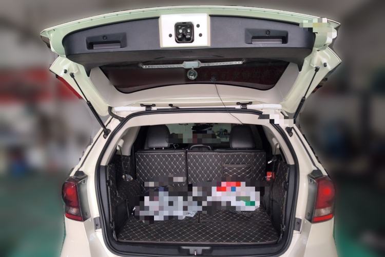 Used Dodge Journey 2013 2.4L Two-Wheel Drive Luxury Version Trunk