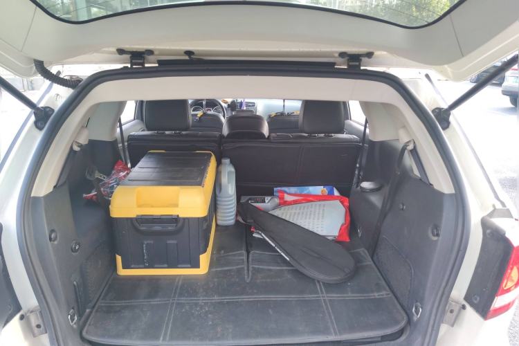 Used Dodge Journey 2013 2.4L Two-Wheel Drive Luxury Version Trunk