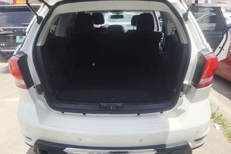 Used Dodge Journey 2013 2.4L Two-Wheel Drive Luxury Version Trunk