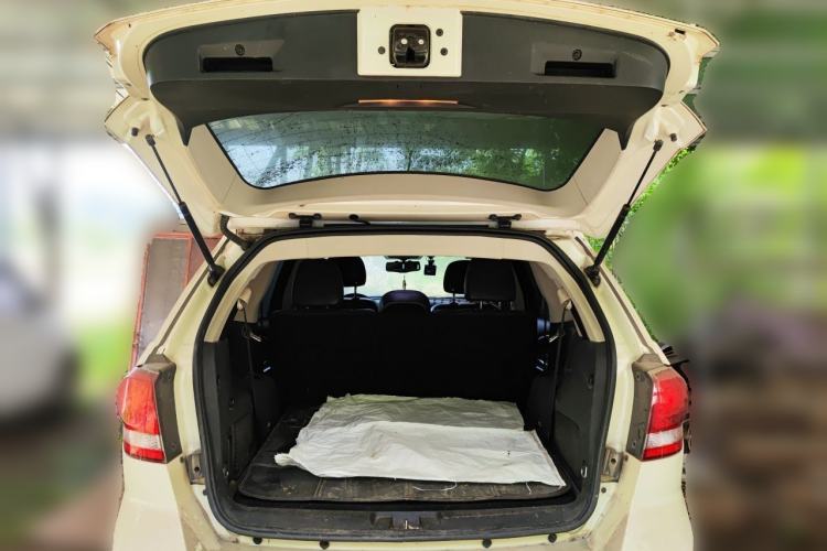 Used Dodge Journey 2013 3.6L Four-Wheel Drive Flagship Edition Trunk