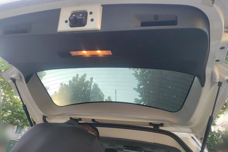 Used Dodge Journey 2013 2.4L Two-Wheel Drive Luxury Version Trunk