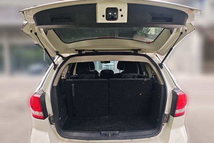 Used Dodge Journey 2013 2.4L Two-Wheel Drive Luxury Version Trunk