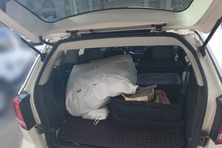 Used Dodge Journey 2013 2.4L Two-Wheel Drive Luxury Version Trunk