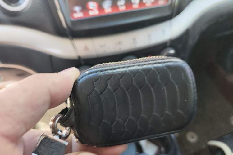 Used Dodge Journey 2013 2.4L Two-Wheel Drive Luxury Version Vehicle Key