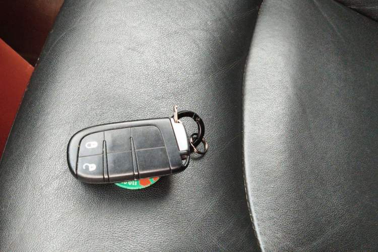 Used Dodge Journey 2013 2.4L Two-Wheel Drive Luxury Version Vehicle Key