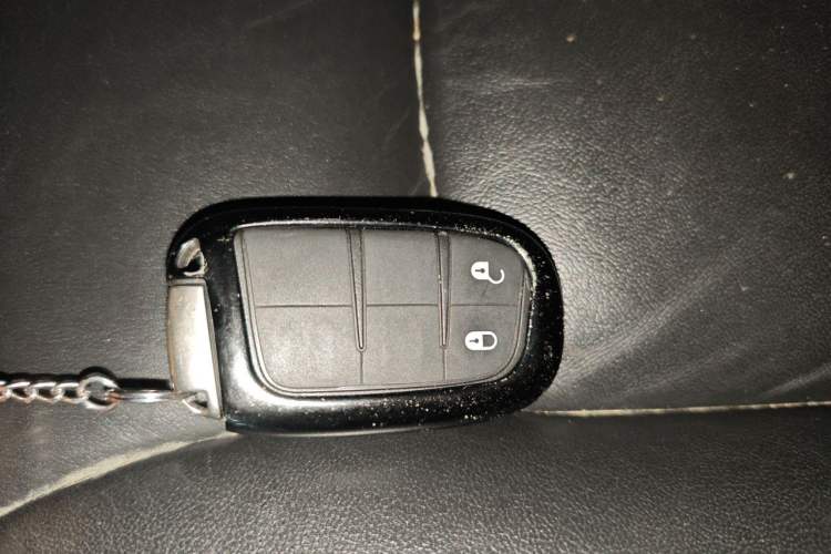 Used Dodge Journey 2013 2.4L Two-Wheel Drive Luxury Version Vehicle Key