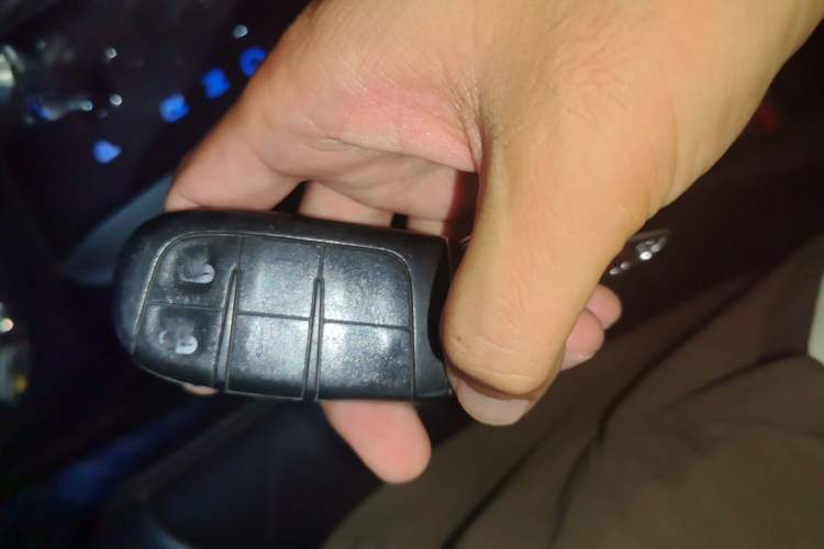 Used Dodge Journey 2013 2.4L Two-Wheel Drive Luxury Version Vehicle Key