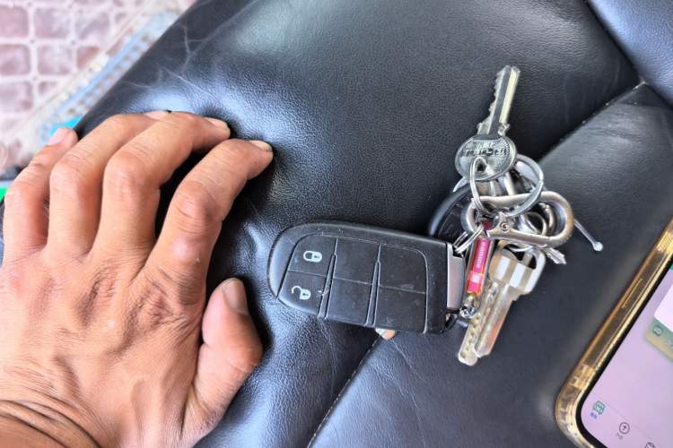 Used Dodge Journey 2013 2.4L Two-Wheel Drive Luxury Version Vehicle Key