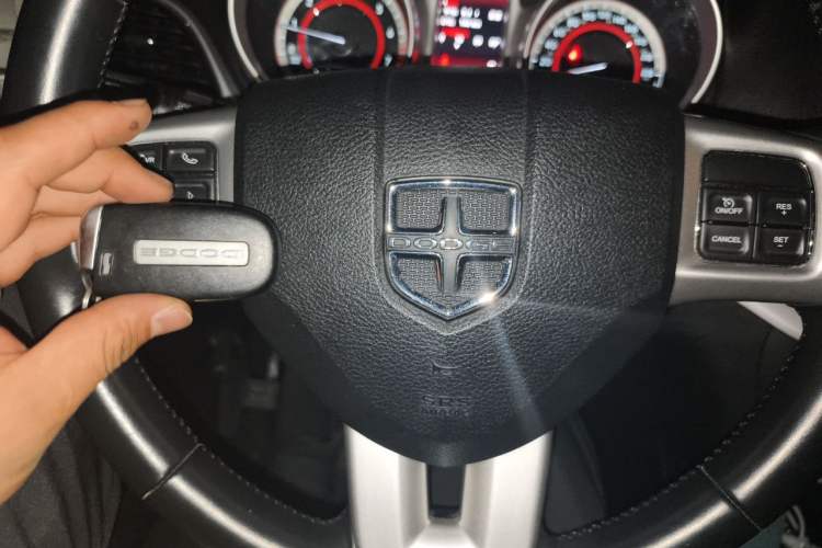 Used Dodge Journey 2013 2.4L Two-Wheel Drive Luxury Version Vehicle Key
