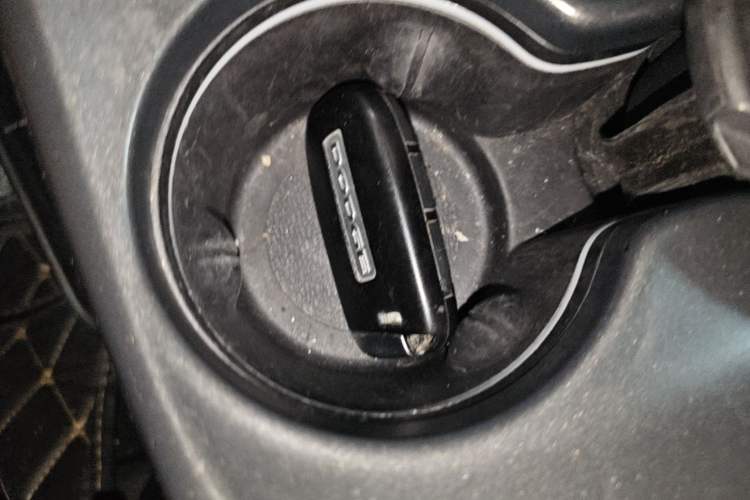 Used Dodge Journey 2013 2.4L Two-Wheel Drive Luxury Version Vehicle Key